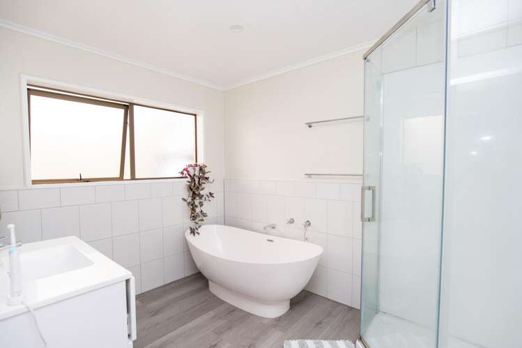 2 McQuarrie Place Ngatea_10