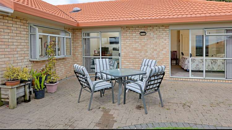 5 Somerton Rise Henderson_17