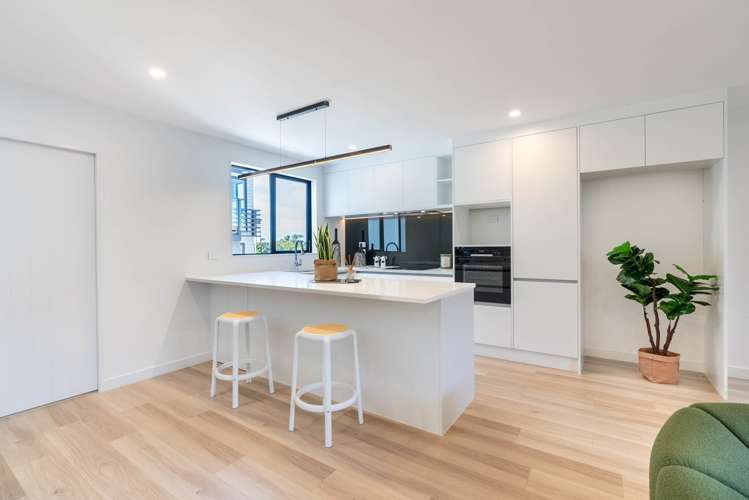 7/12 Onewa Road Northcote_5