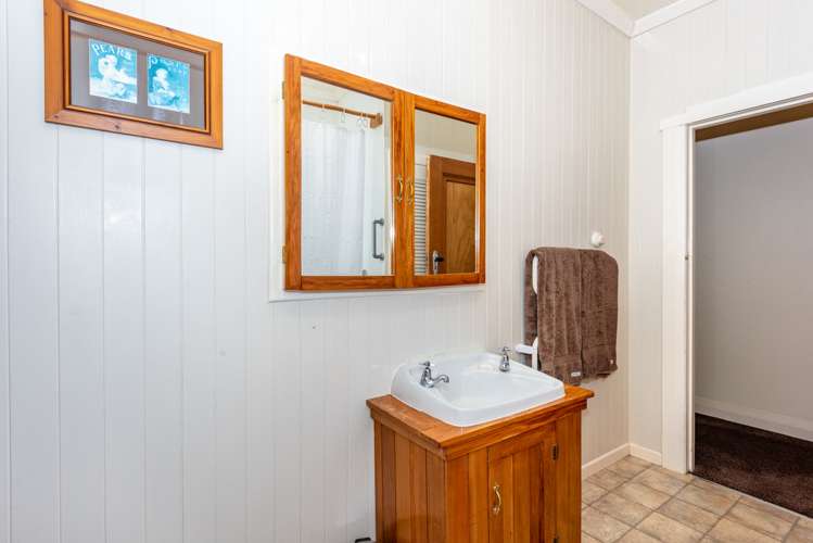8 Iranui Road Inner Kaiti_16