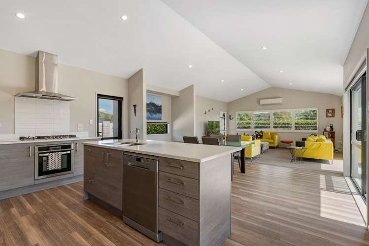 12 Ellesmere Close Pyes Pa_11