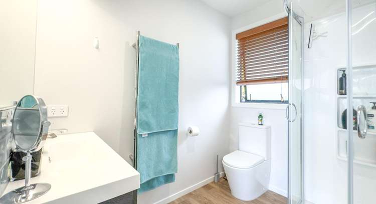 4 Hugo Shaw Drive 11373_18
