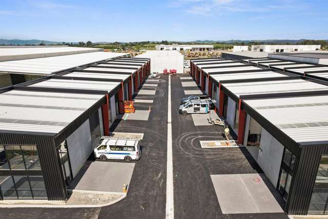 INDUSTRIAL UNITS IN BURBUSH, HAMILTON