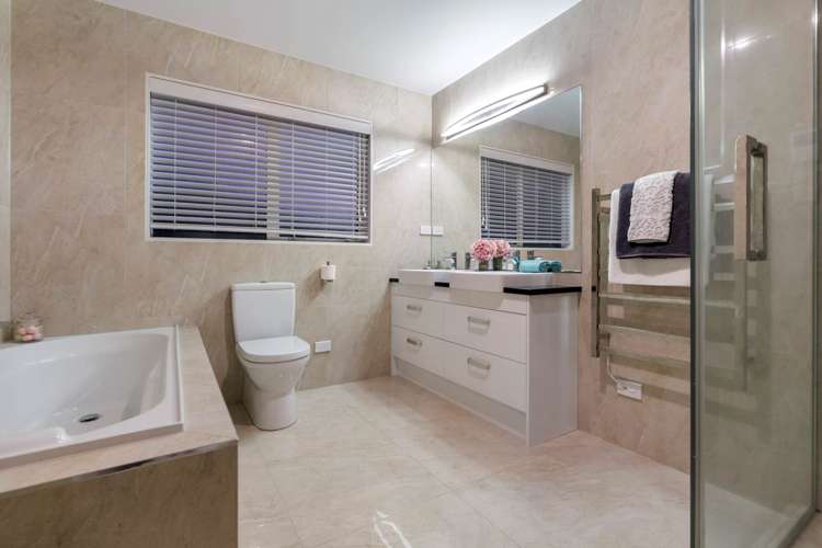 24 Mackay Drive Greenhithe_17