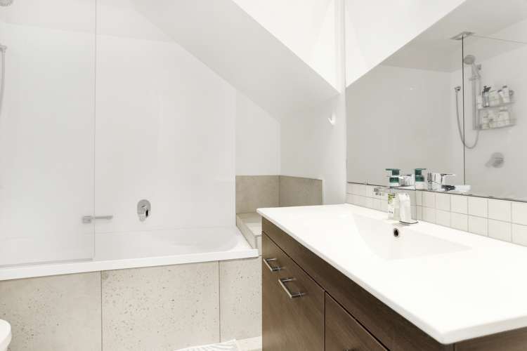 194 Hobsonville Point Road Hobsonville_10