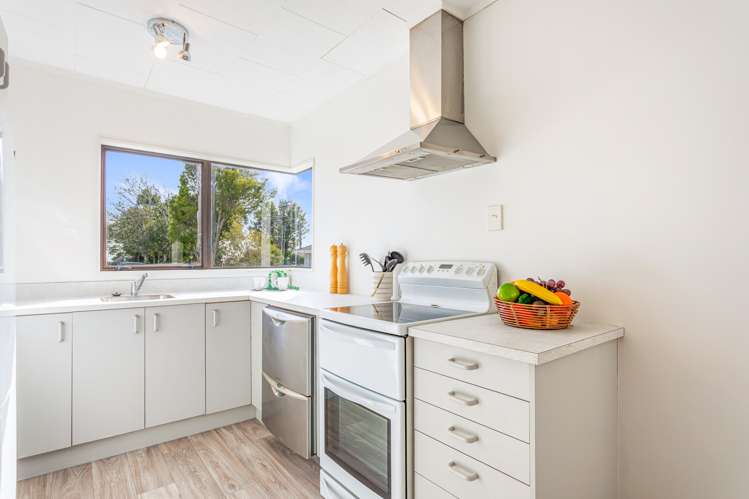 2/194 Waimumu Road Massey_9