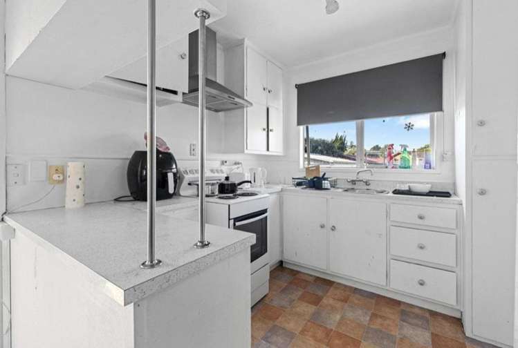 64 Sunlands Drive Manurewa_21