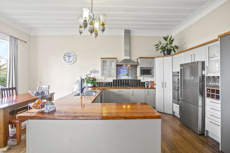 676 Upland Road Egmont Village_6