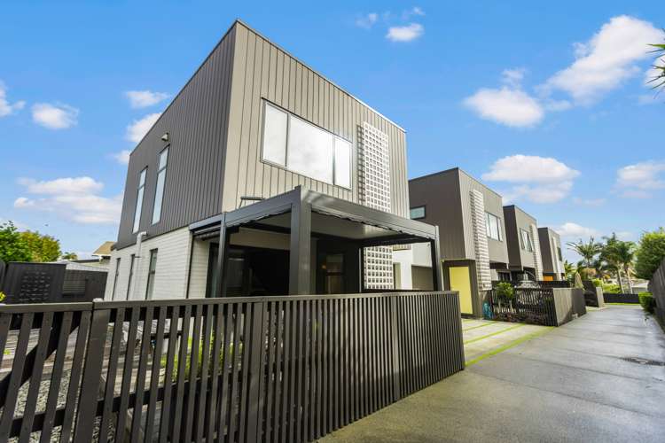 122d Moore Street Howick_32