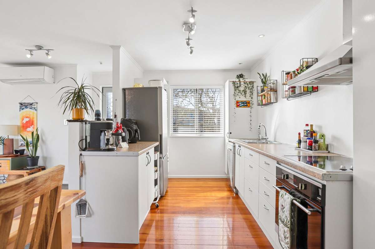 686 Te Atatu Road_4