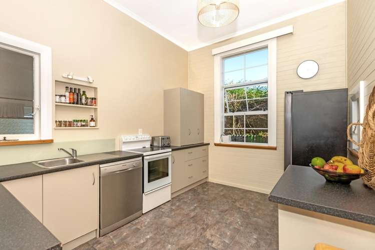 129 Iranui Road Inner Kaiti_6