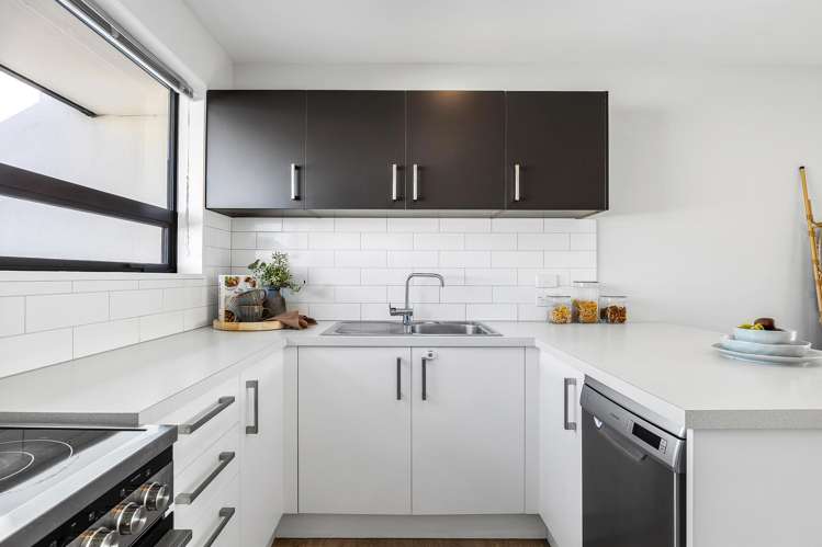 2/134 Geraldine Street_1