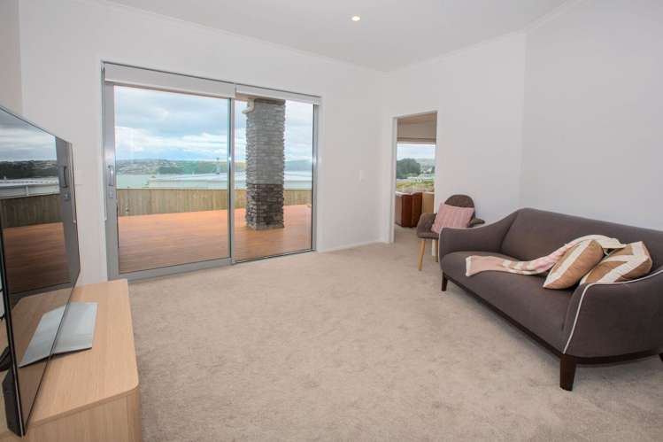14 Sue Dow Lane Aotea_10