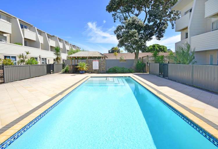 8/3 Riverside Road Orewa_7