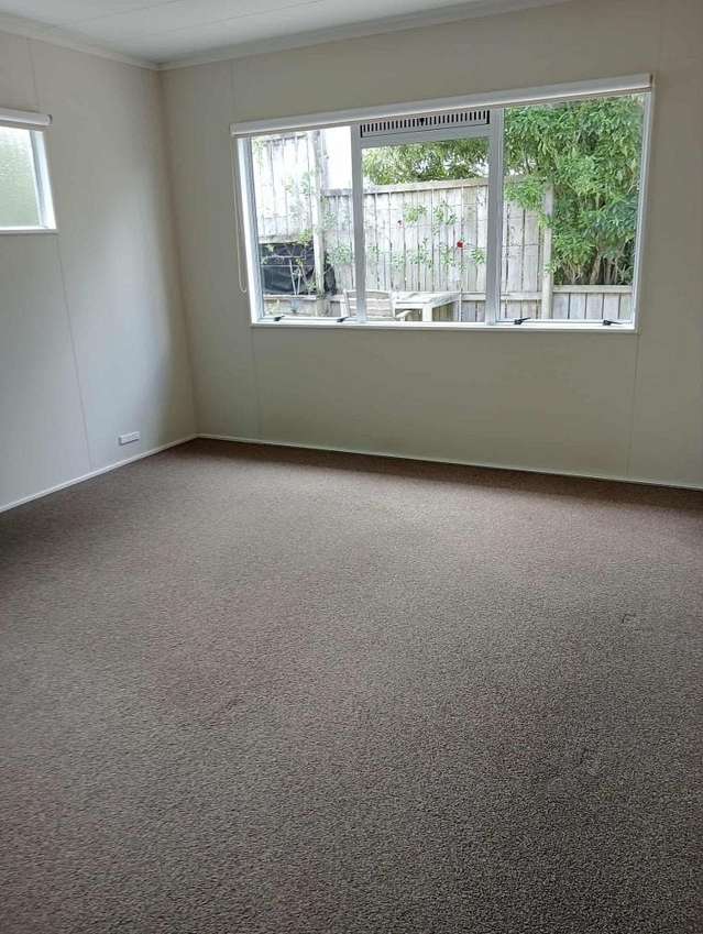 Charming 2-Bedroom Home in Cable Bay