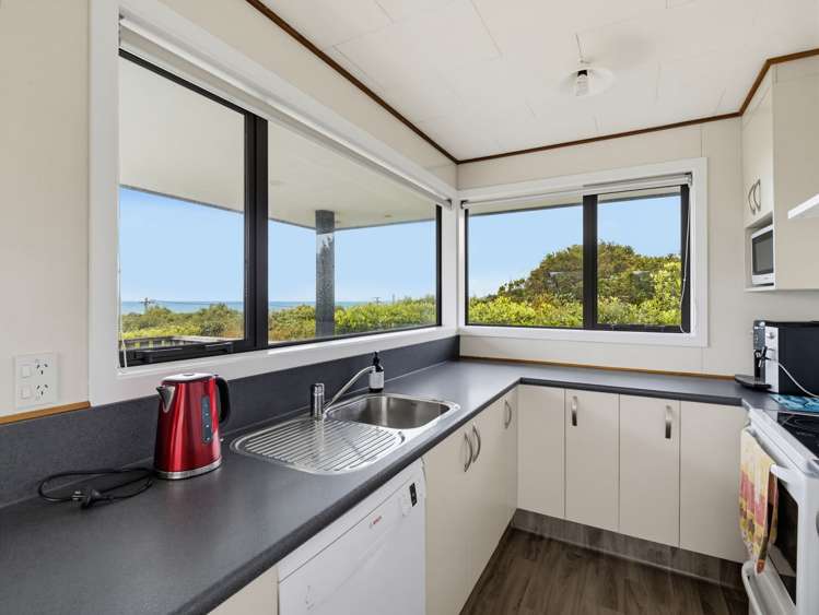 25 & 27 Totara Street Kaka Point_9