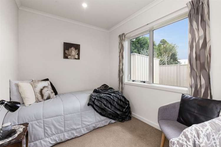 5 Gregory Grove Clive_9