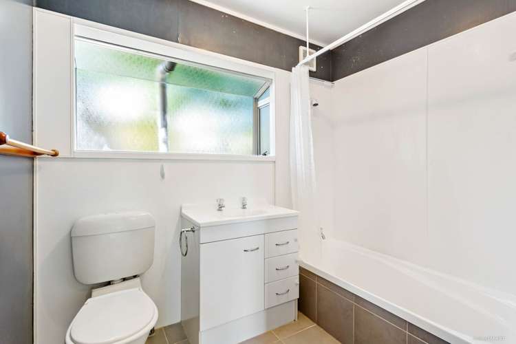 1/23 Aeroview Drive Beach Haven_14