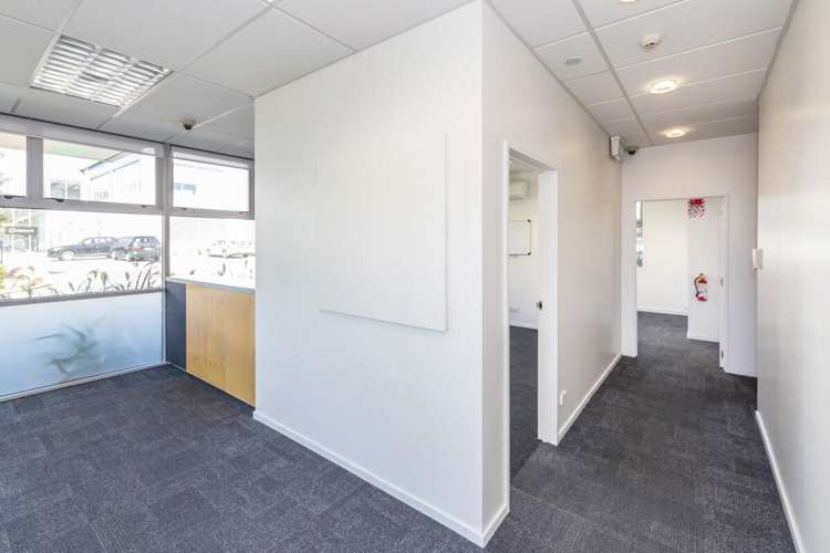 Unit C, 92 Russley Road Russley_3