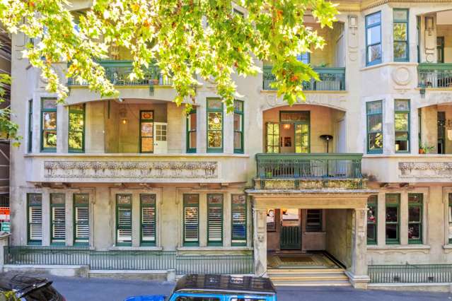 Courtville: Edwardian Character, Contemporary Chic