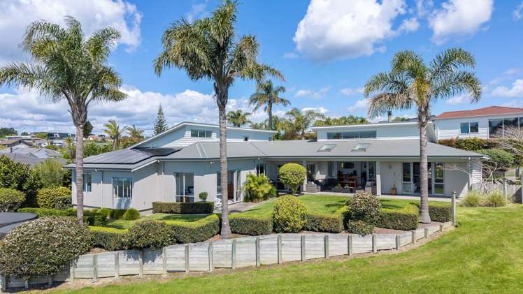 9 Intrepid Crescent Beachlands_2