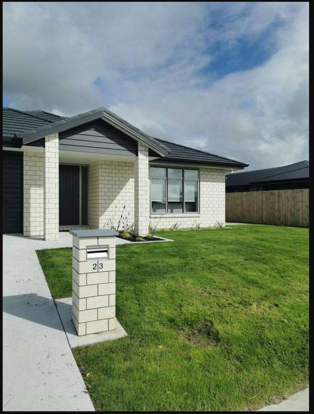 23 St Michael Crescent 2010_1