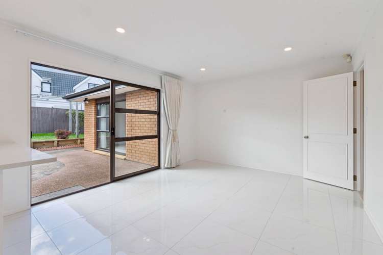 73 Mirrabooka Avenue Botany Downs_9
