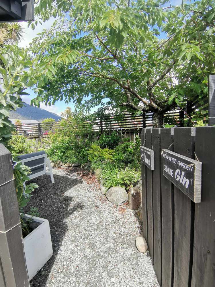 24 Cron Street Franz Josef Glacier_15