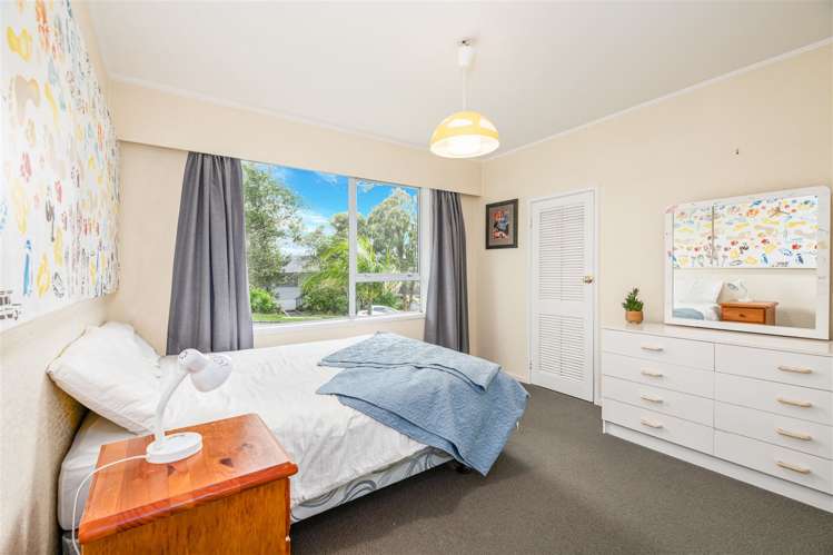 48 Shetland Street Glen Eden_15