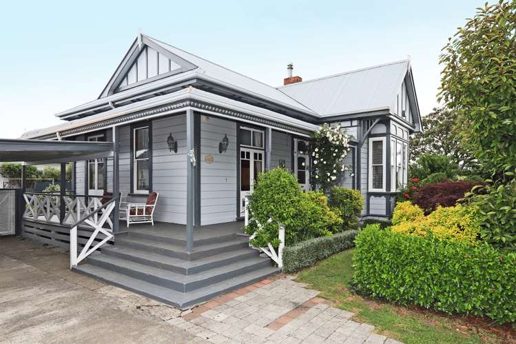 408 Park Road South Akina_16