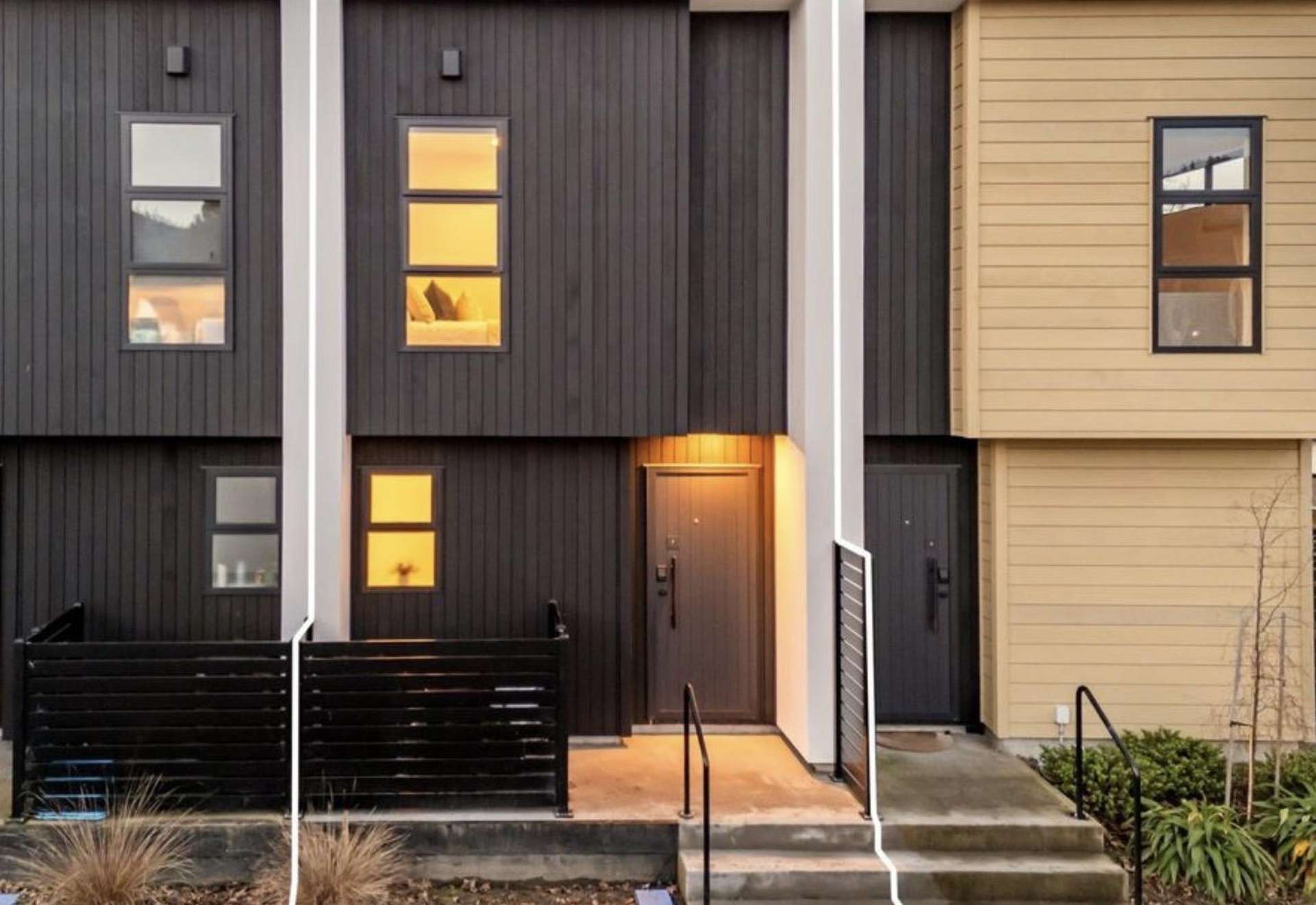 10/240 Stokes Valley Road 1350_0