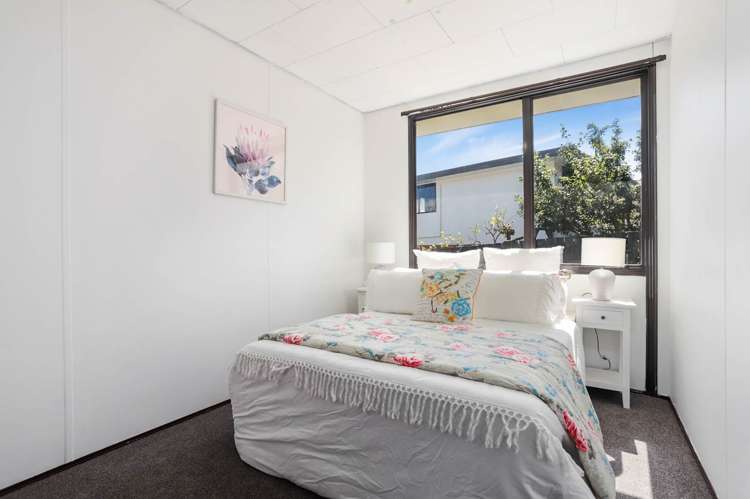 1/22 Starforth Place Henderson_12