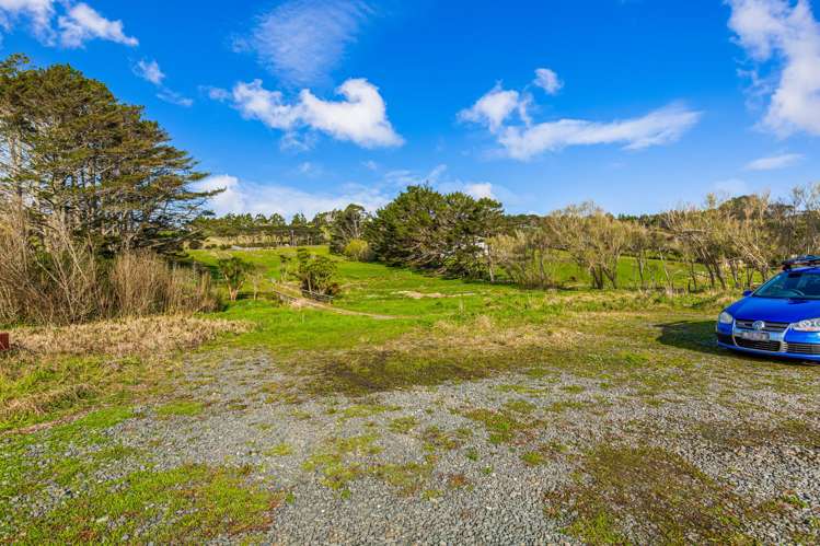 276 Taiapa Road Muriwai_16