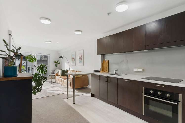 1f/18 Scotia Place City Centre_3