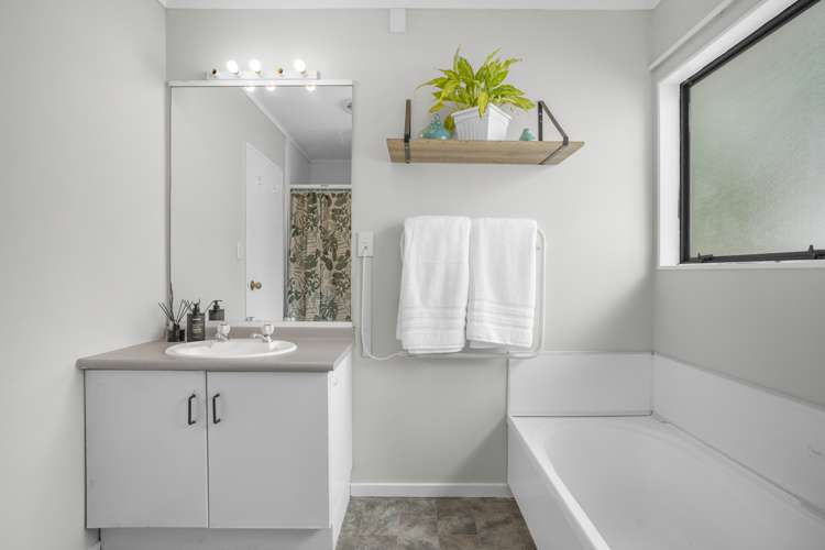 2/1159 High Street Taita_12