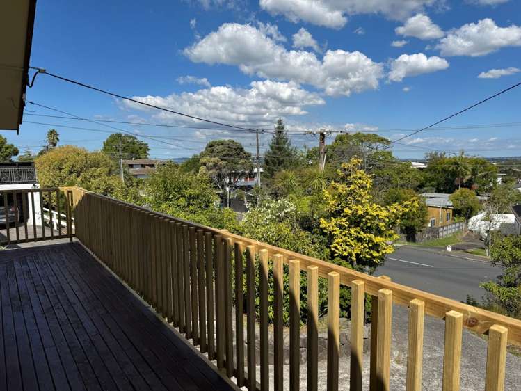 4 Royal Road Massey_17