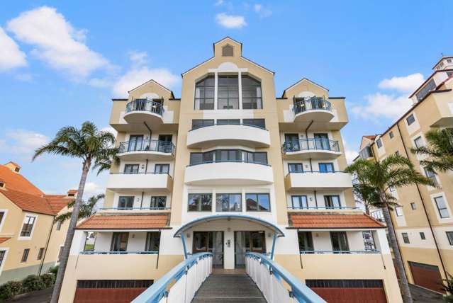 Unmatched Size. Unbeatable Value. Waterfront L...