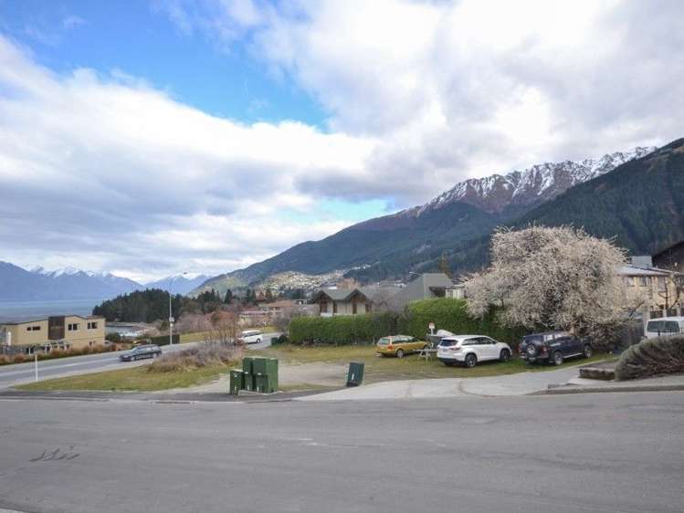 20 Suburb Street Queenstown_19