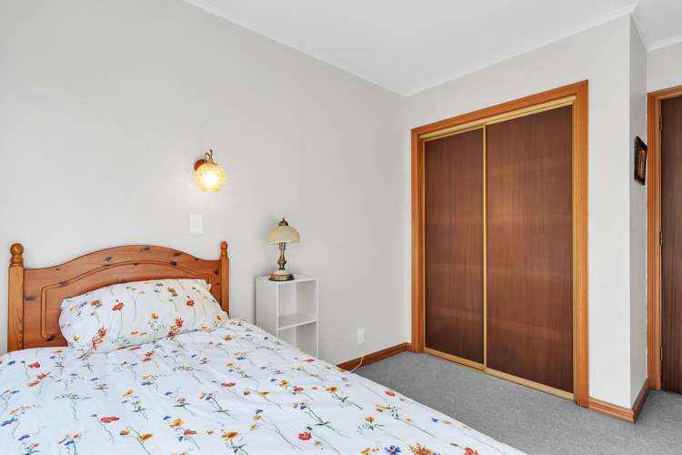 1/12 Byron Place Stoke_13