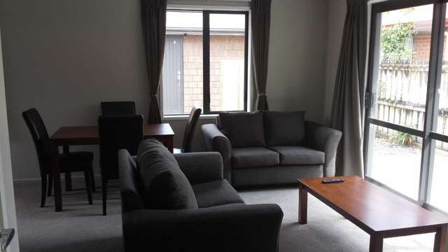 2/173 Knighton Road Hillcrest_4