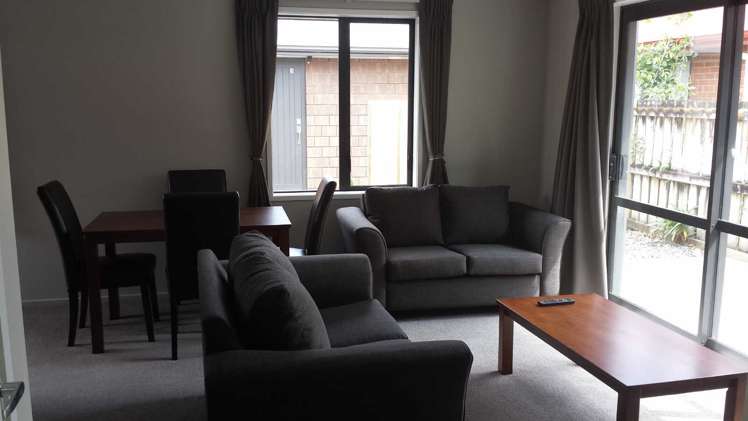 2/173 Knighton Road Hillcrest_4