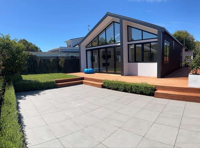 3-bed new build family home, city-end of Karori!