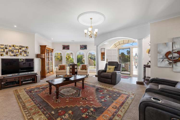 2 Florida Key Papamoa_7