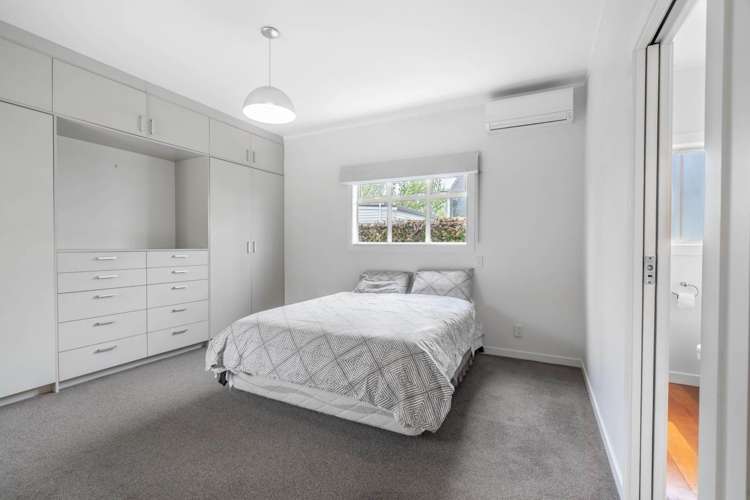 54 Dignan Street Point Chevalier_9