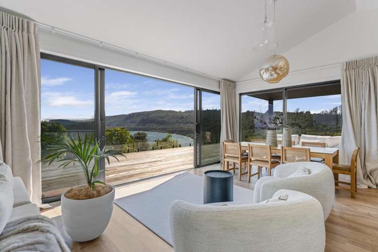 33 Whakamoenga Point_1