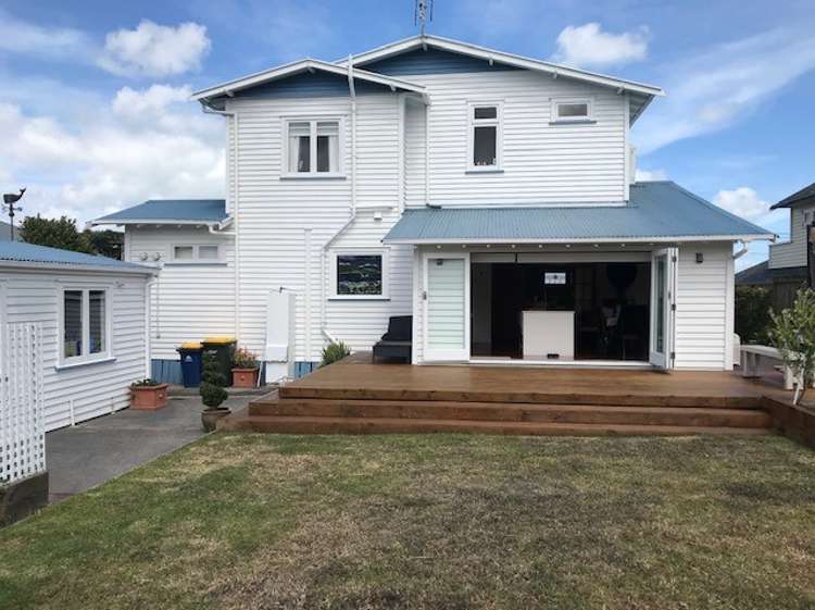 22 Hanlon Crescent Narrow Neck_1