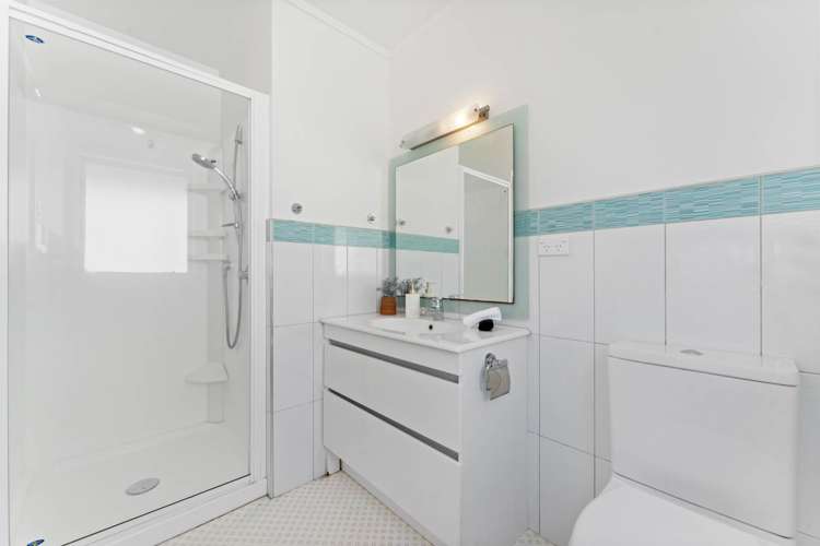 2/67 Unsworth Drive Unsworth Heights_17