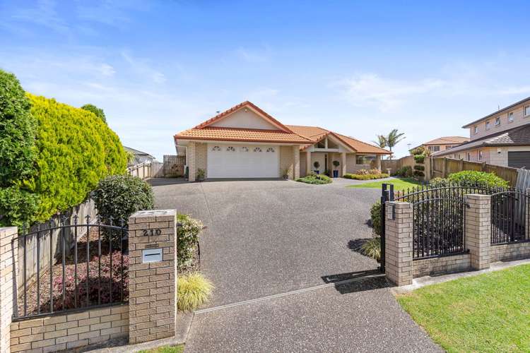 210 Hill Road The Gardens_23