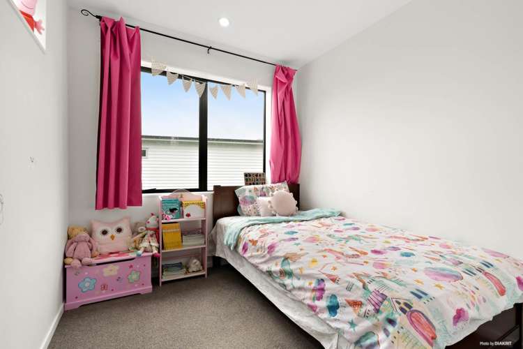 61 Leo Street Glen Eden_13