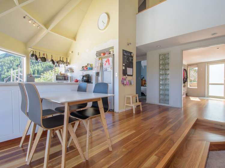 9b Arawata Terrace Fernhill/Sunshine Bay_6